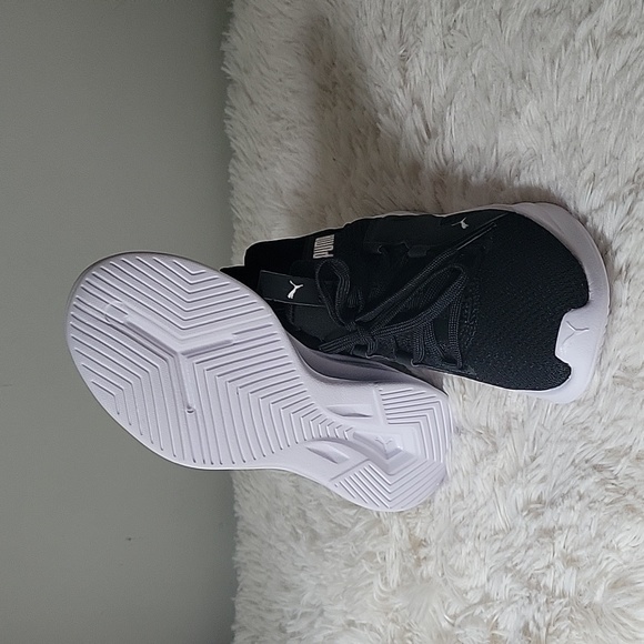 Boy's Puma Slip-on Lace-up  Sneakers  Youth Size 13 Black White - Picture 4 of 5